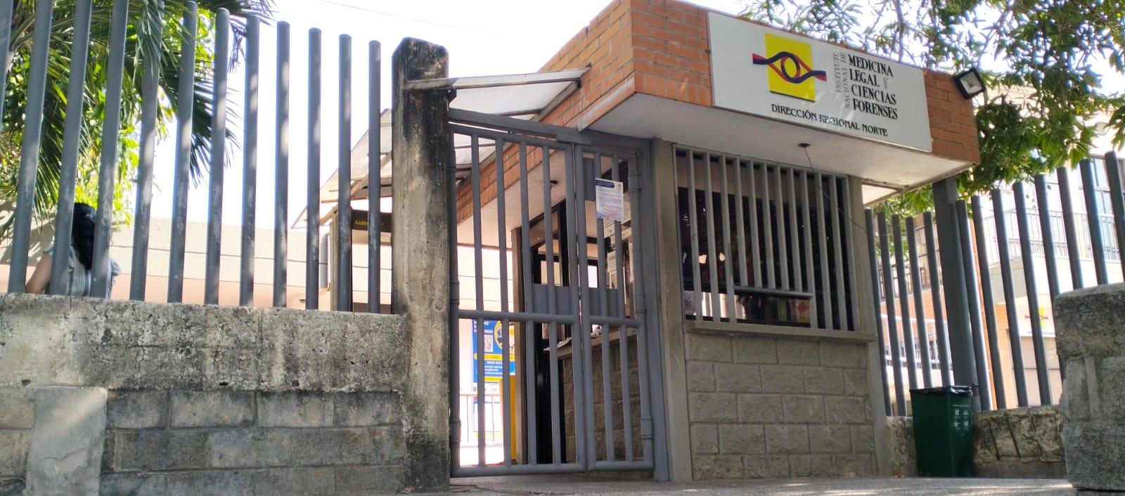 Fachada de Medicina Legal. 