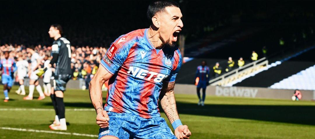 La celebración de Daniel Muñoz tras marcarle al Milwall.