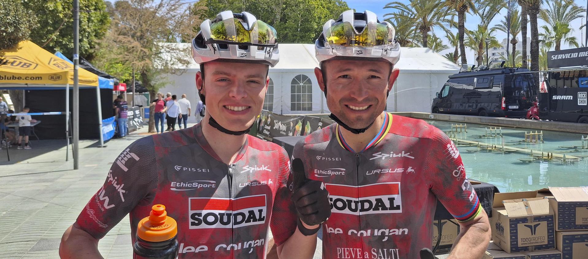 El colombiano Héctor Páez y el italiano Dario Cherchi.