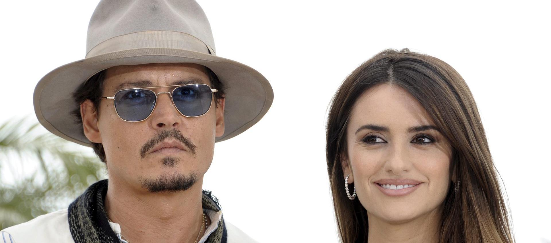 El actor estadounidense Johnny Depp, junto a la actriz española Penélope.