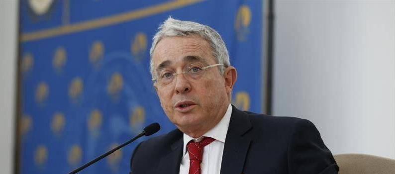 Álvaro Uribe Vélez.