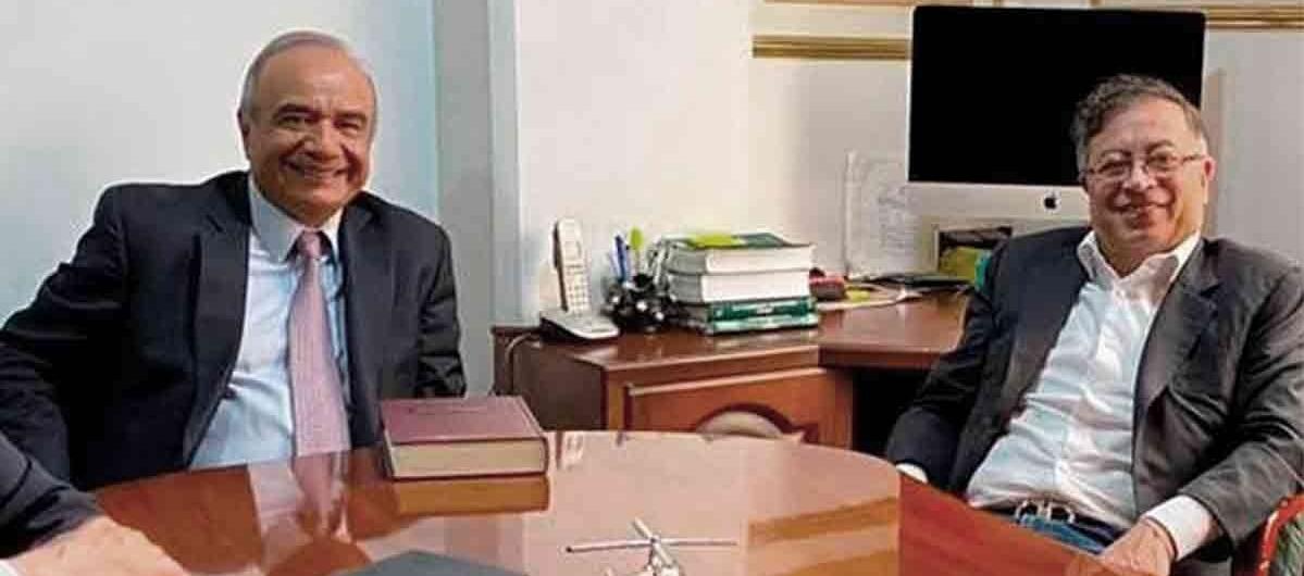 El abogado Héctor Carvajal y el Presidente Gustavo Petro.