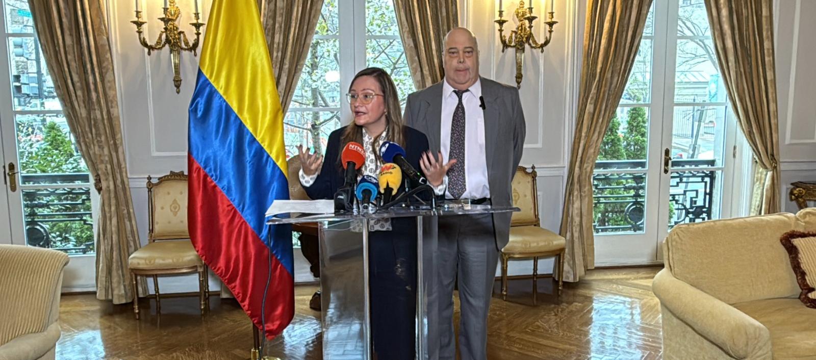 La Ministra de Comercio (e), Cielo Rusinque y el Embajador de Colombia en EE.UU., Daniel García-Peña. 