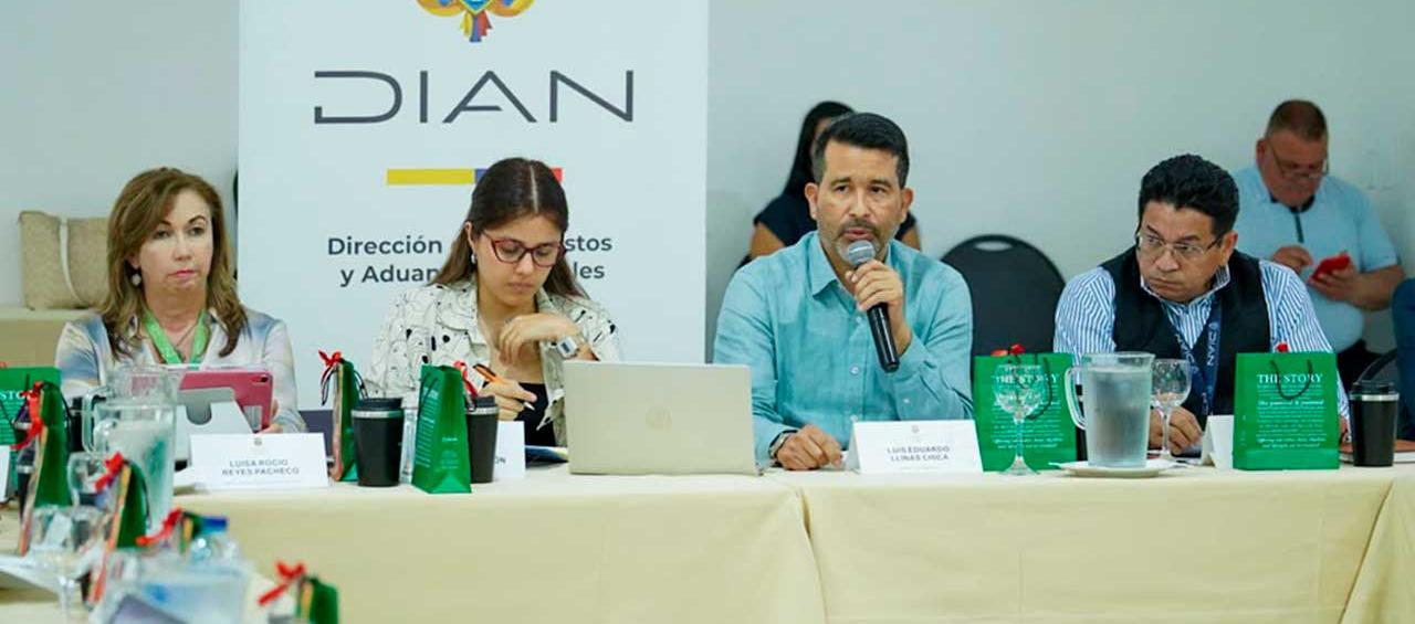 El director de la Dian, Luis Eduardo Llinás.