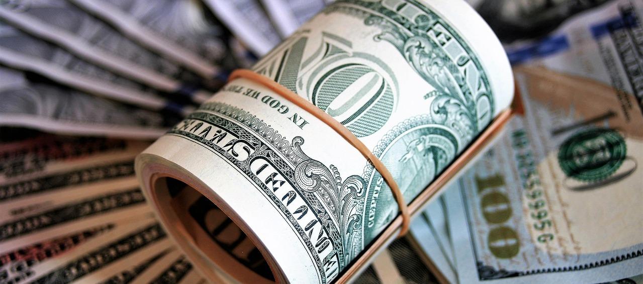 El dólar inició la jornada a baja en Colombia. 