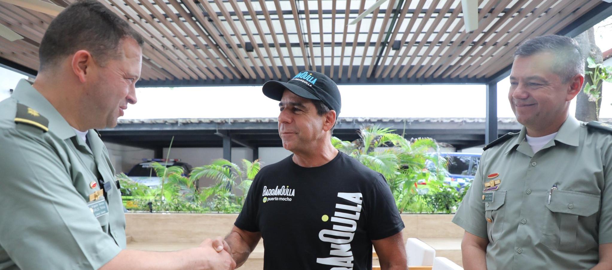 Alcalde Alejandro Char se reunión con el director de la Policía Nacional, Carlos Fernando Triana.