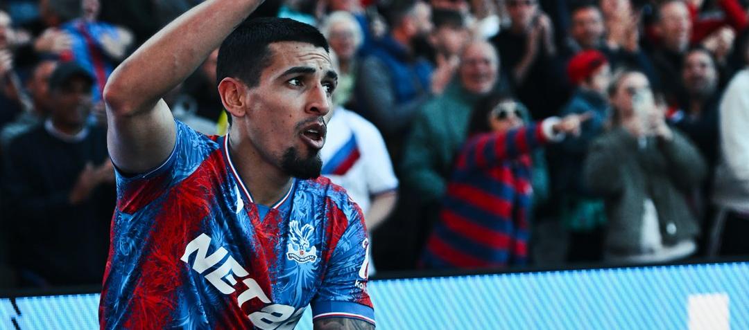Daniel Muñoz celebrando su gol.