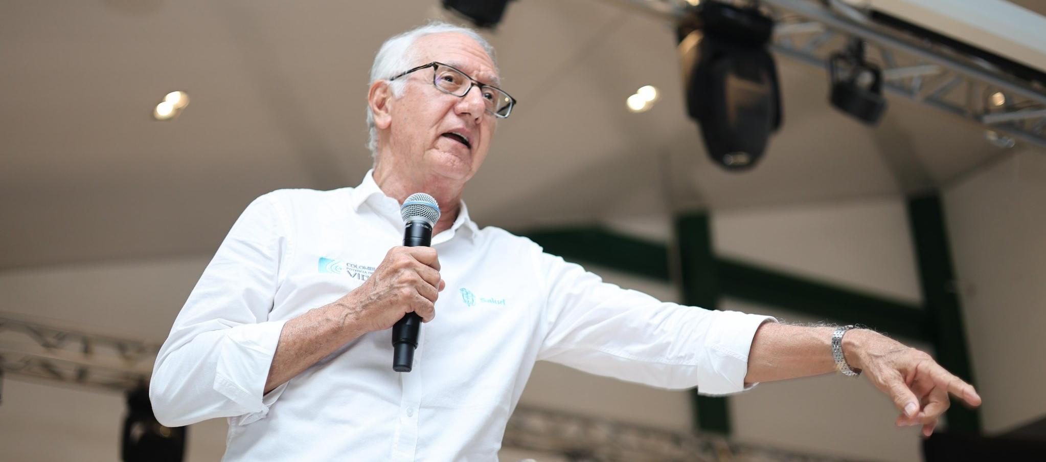 Guillermo Alfonso Jaramillo, ministro de salud.