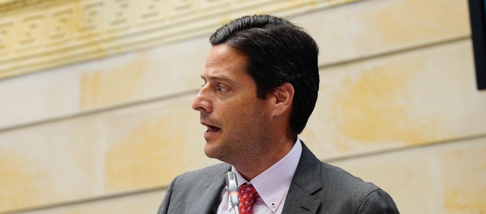 El senador Mauricio Gómez.