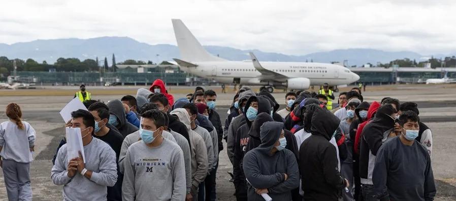 Migrantes deportados por Estados Unidos.