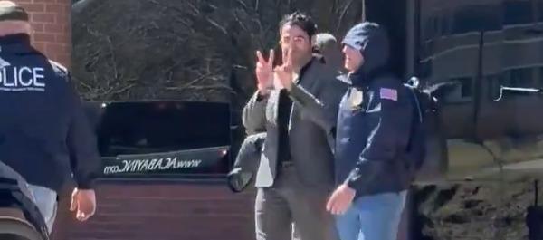 Mohsen Mahdawi, al momento de ser capturado.