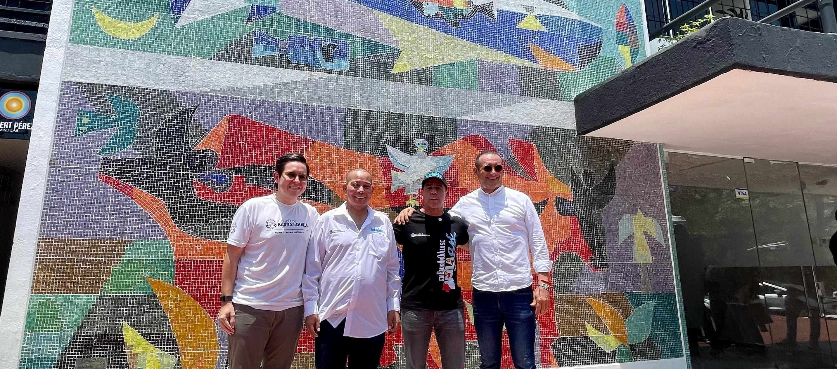 Alcalde local Norte Centro Histórico, Laurian Puerta Ruiz; secretario de Cultura, Juan Carlos Ospino; alcalde, Alejandro Char; artista, Salím Osta Lefranc. 
