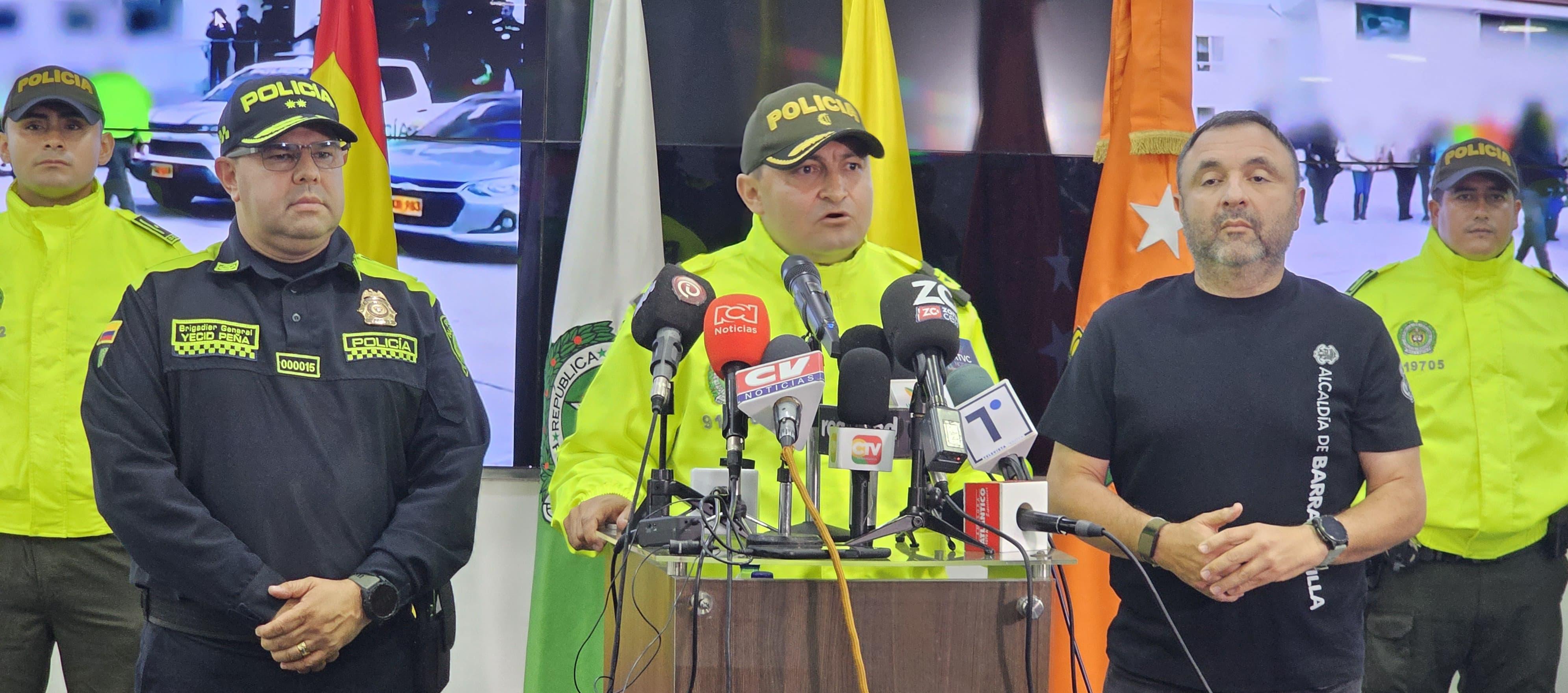 El General Yecid Peña, comandante de la Policía Metropolitana de Cartagena y de la Regional Número 8; el coronel Jorge Mora, jefe del grupo de anticorrupción de la Dijin y Yesid Turbay, jefe de la Oficina de Seguridad de Barranquilla.
