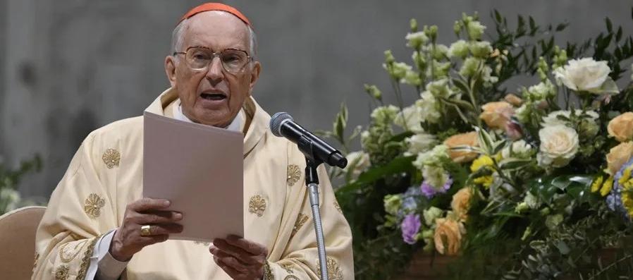 El italiano Giovanni Battista Re.