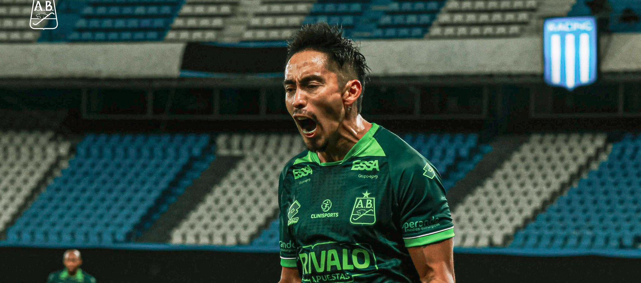 Fabián Sambueza celebrando su segundo gol.