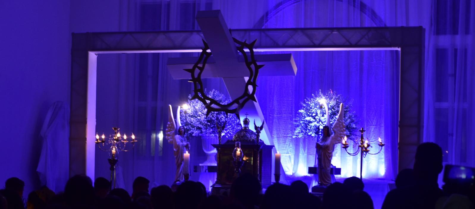 La comunidad se prepara para vivir ocho días de encuentro con Jesús. 