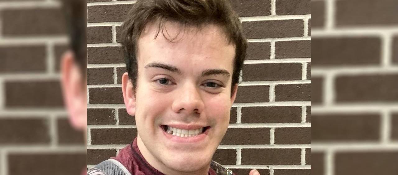 Como Phoenix Ikner, de 20 años, fue identificado el tirador.