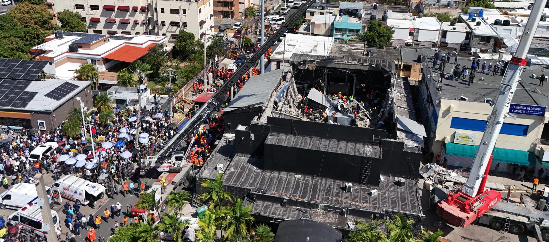 Trabajos de rescate en la discoteca Jet Set. 