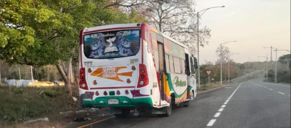 Bus involucrado en el accidente de tránsito. 