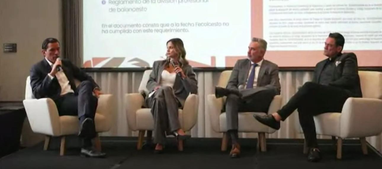 Alberto Caparroso (Titanes), Paolo Simonetti (Corsarios) y Manuel González (Búcaros) en el encuentro con los medios, en Bogotá.