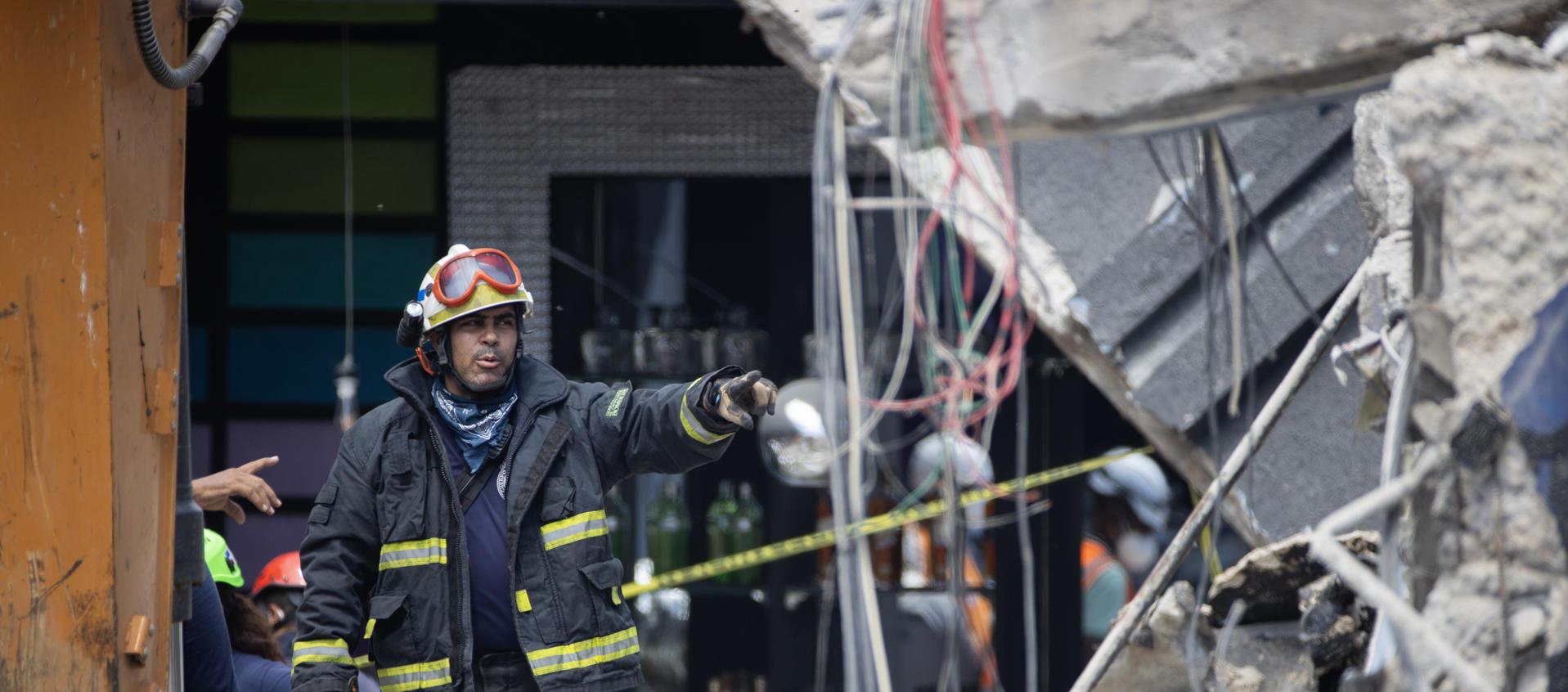 Equipos de rescate continúan la búsqueda por los desaparecidos.