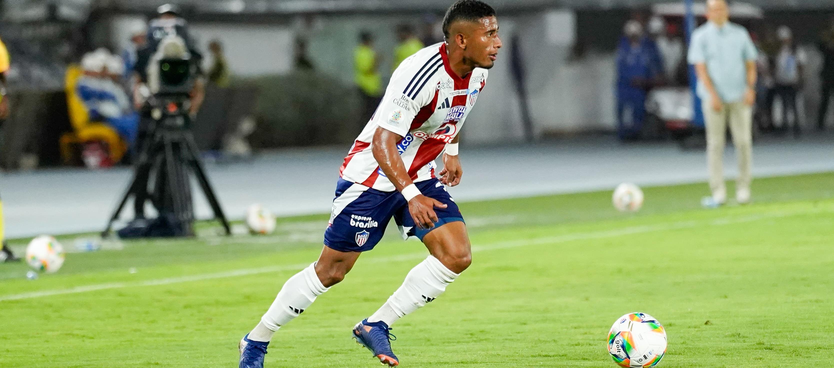 Jhomier Guerrero, lateral derecho del Junior. 