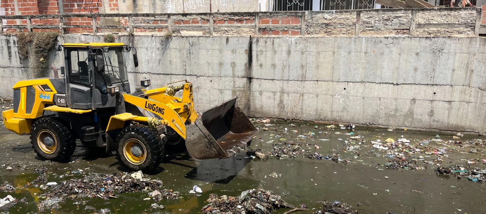 Jornada de limpieza del arroyo Don Juan. 