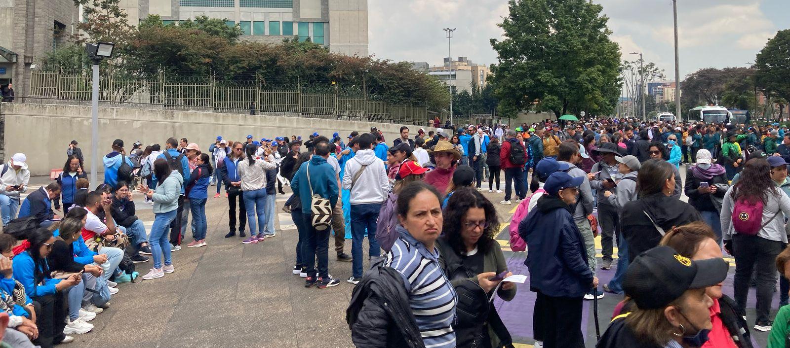 Maestros durante protestas en Bogotá. 