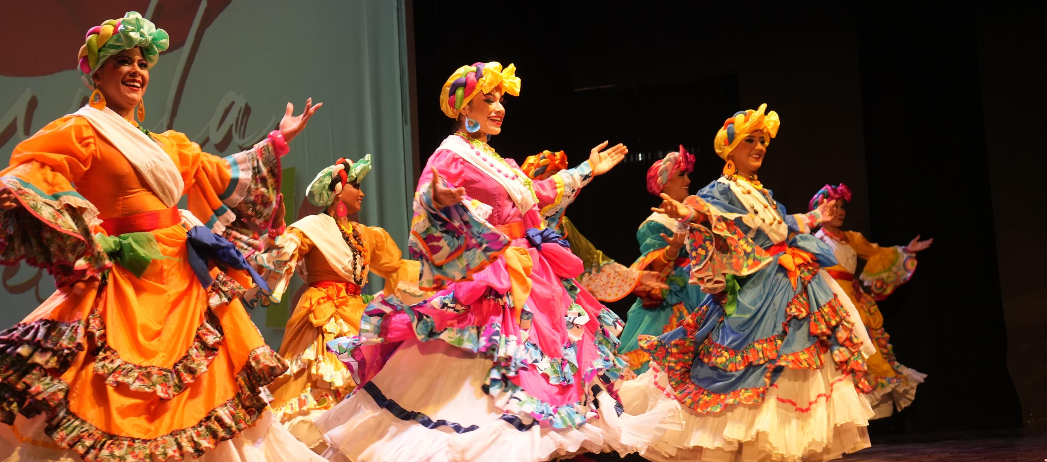 Colectivo danza típica de Venezuela.