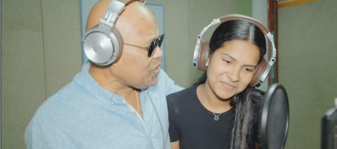 Rubby Pérez junto a su hija Ana Beatriz cuando grabaron 'Tu sangre en mi cuerpo'.