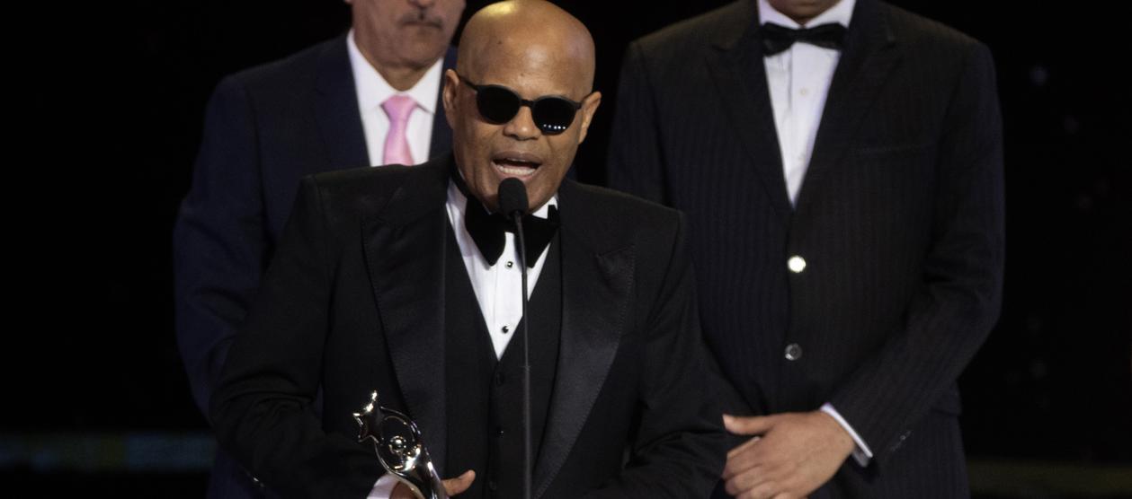 Rubby Pérez tras recibir su distinción en el Teatro Nacional de Santo Domingo.