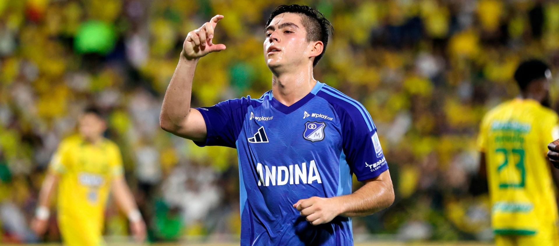 Daniel Ruiz marcó los dos goles de Millonarios ante Bucaramanga.