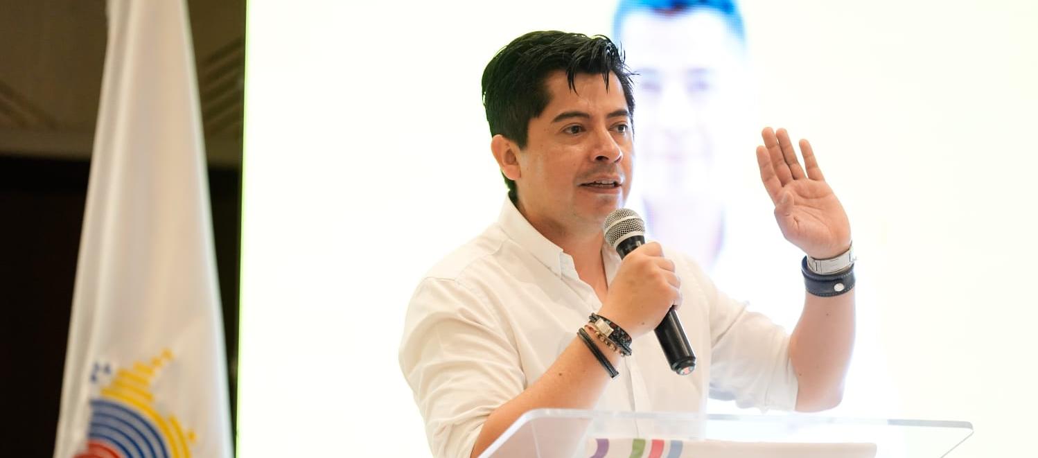 Ariel Ávila, senador de la República.