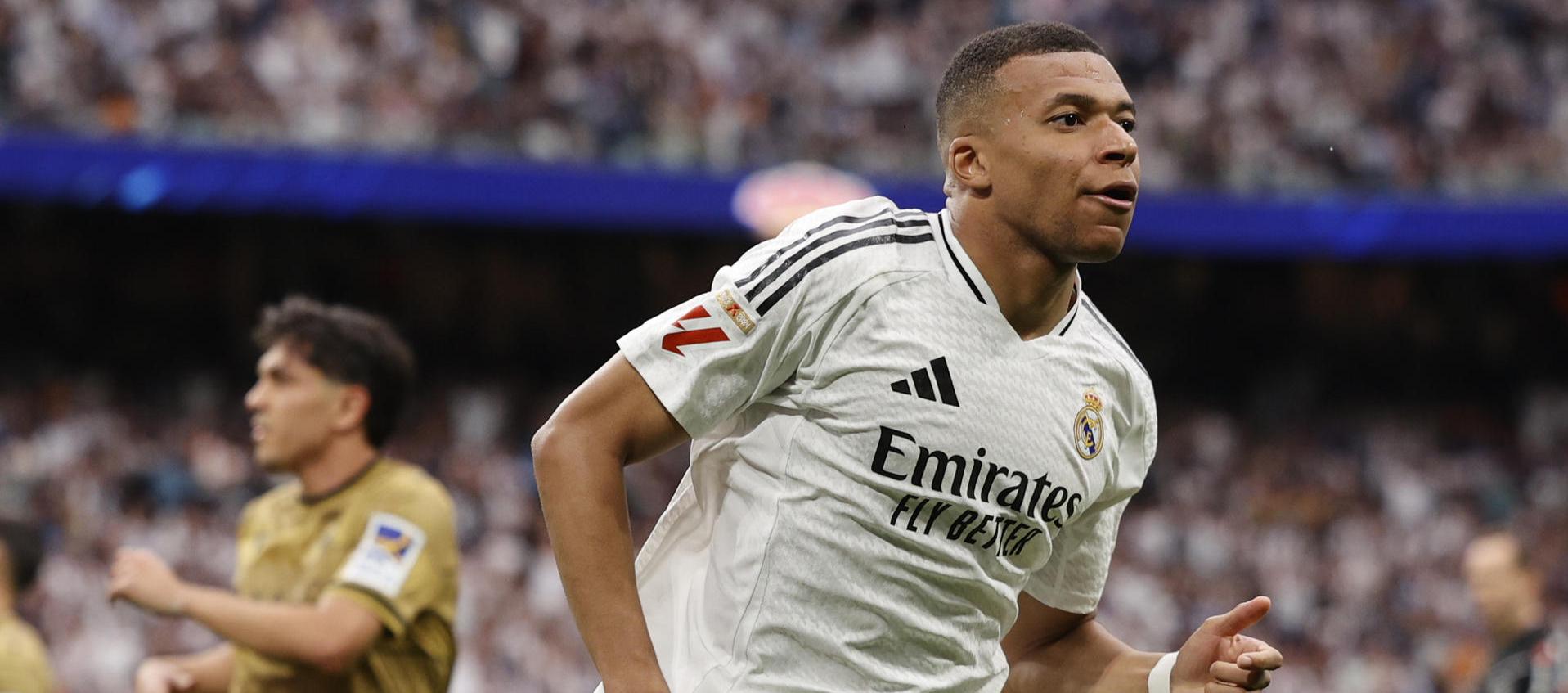 Kylian Mbappé celebrando uno de sus goles a la Real Sociedad.