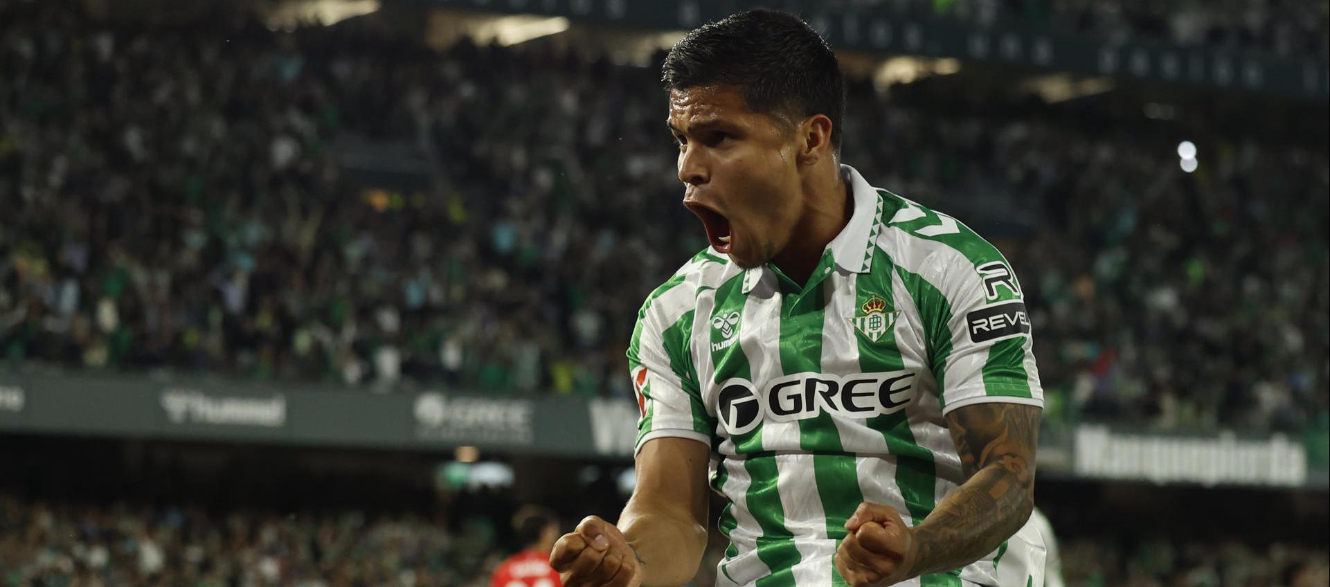 Cucho Hernández celebrando su gol a Osasuna este domingo.