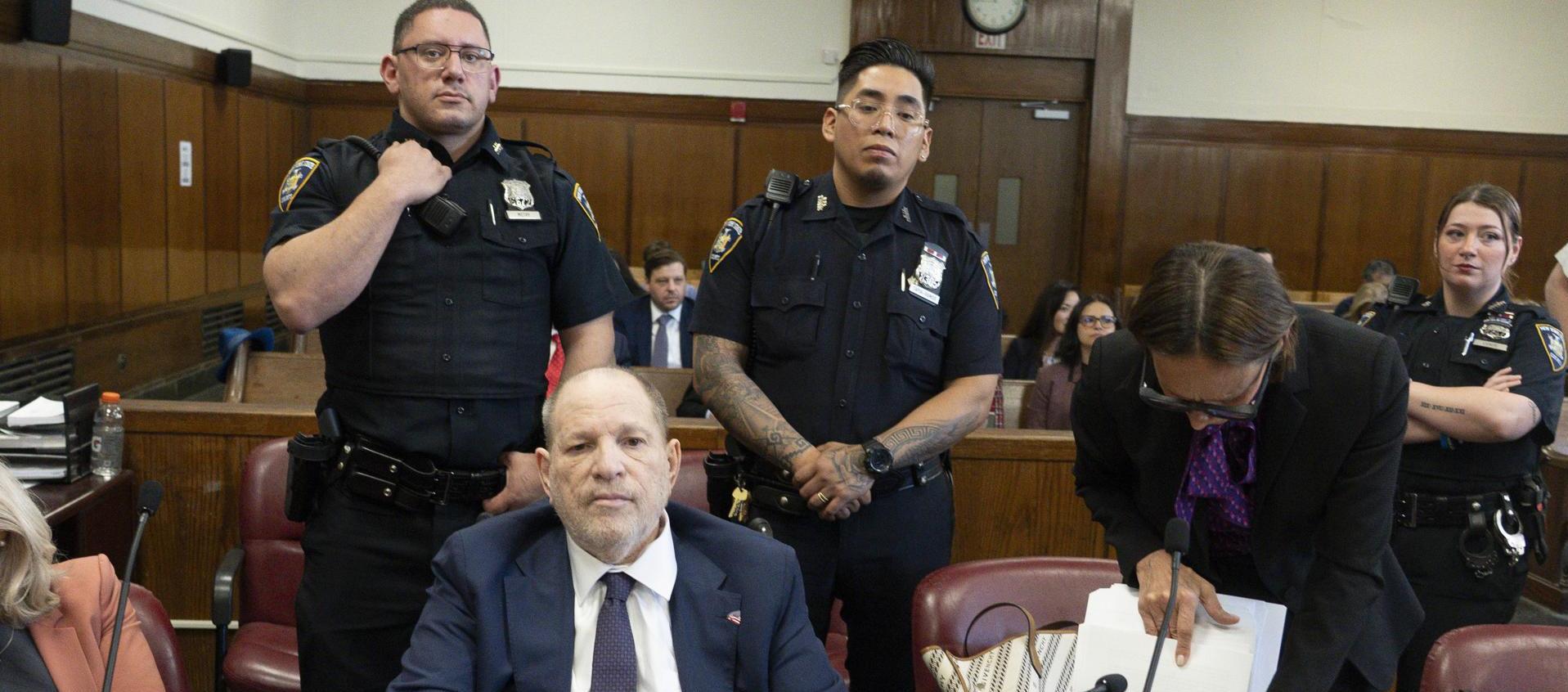El exproductor de cine Harvey Weinstein comparece para su nuevo juicio en el Tribunal Penal de Manhattan.