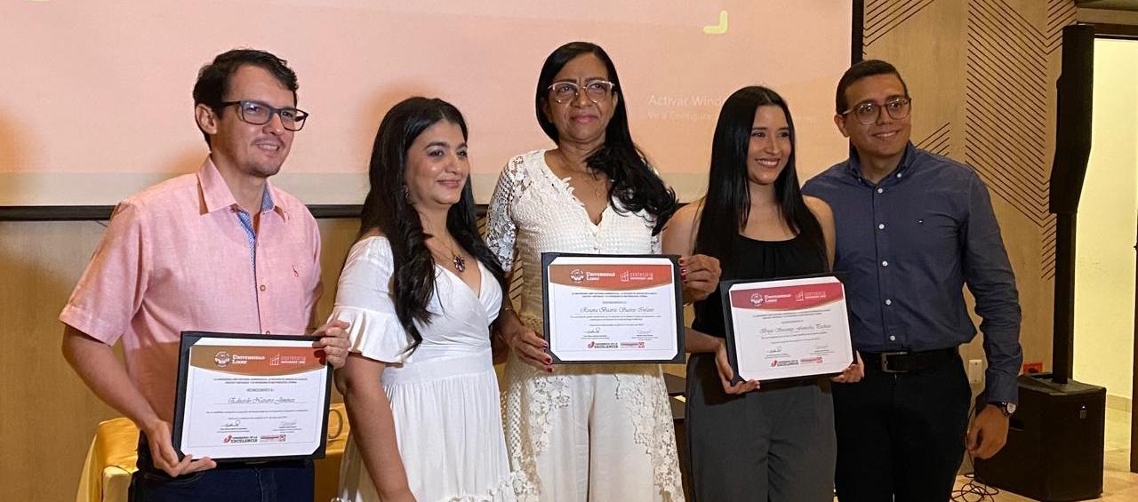 Reconocimiento a egresados. 