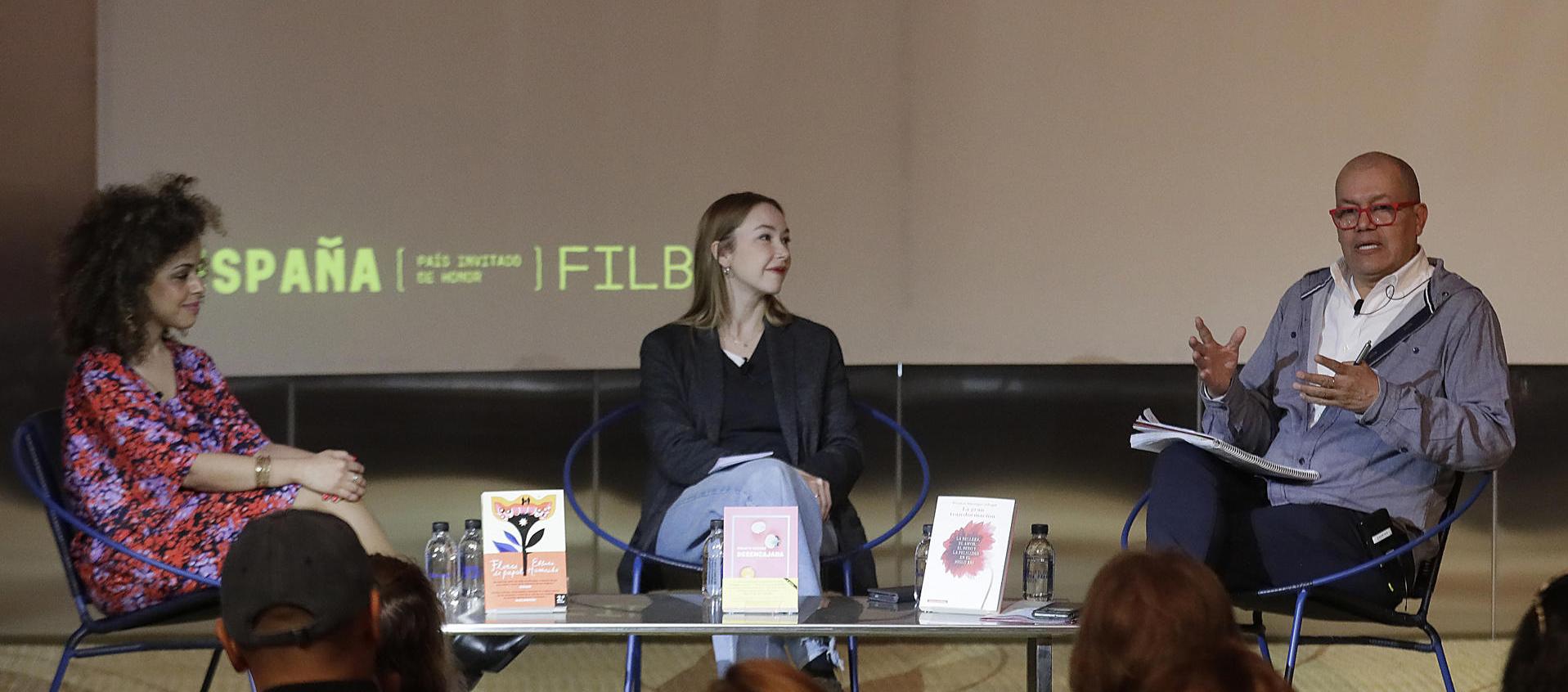 Las escritoras Ebbaba Hameida y Margaryta Yakovenko, ambas residentes en España. 