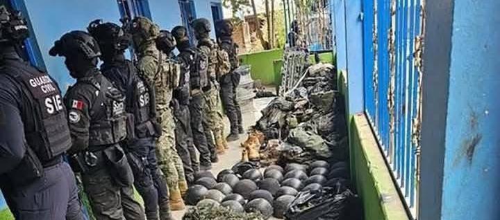 En el operativo fueron incautados armamentos. 