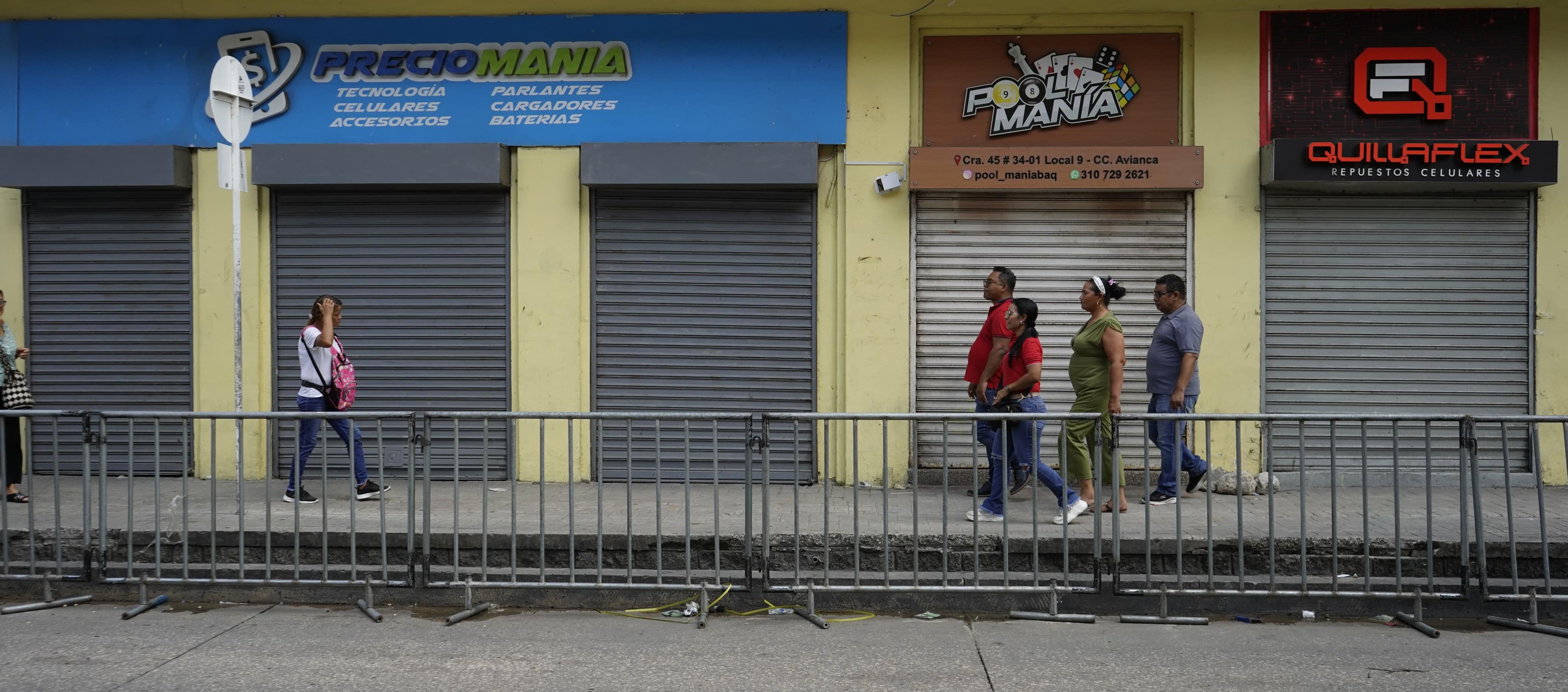 Parte de los negocios cerrados.