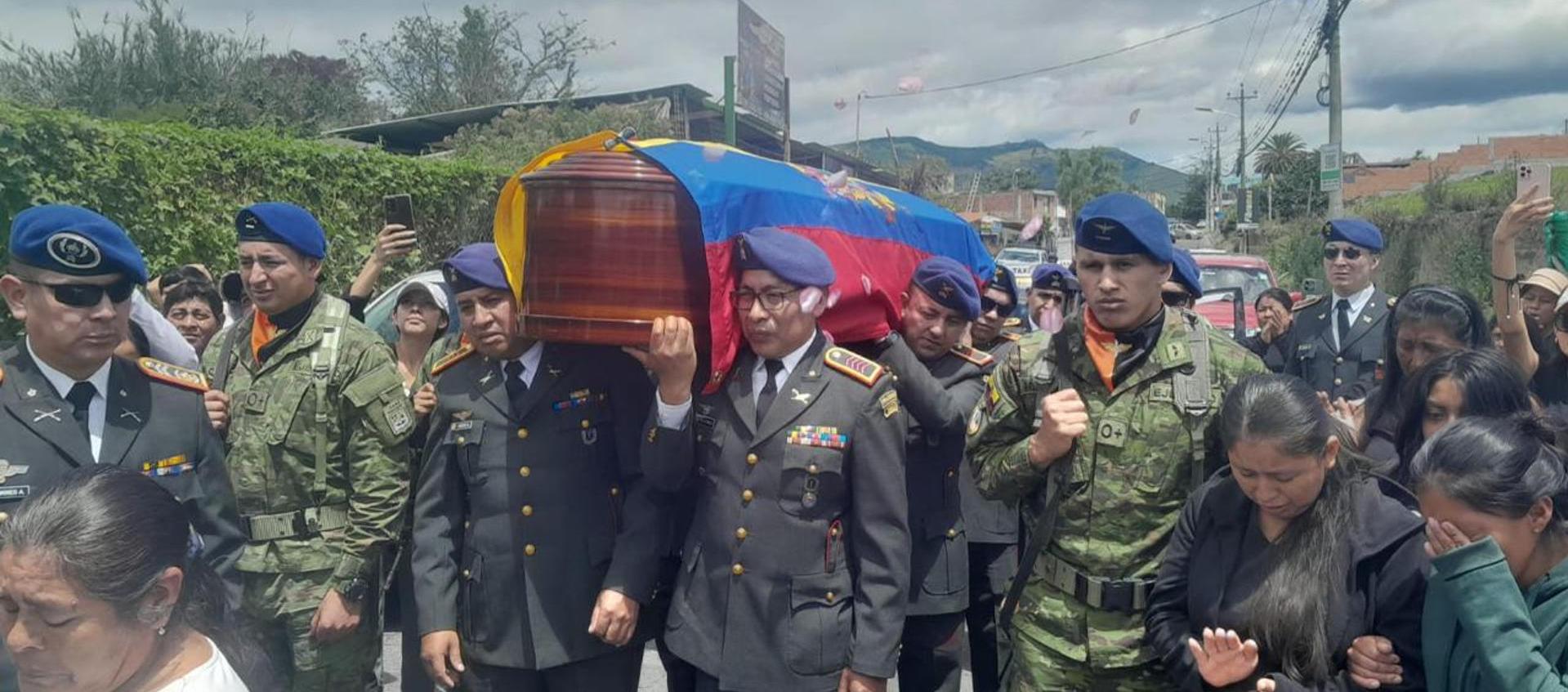 Los soldados fueron despedidos por el Ejército este domingo. 