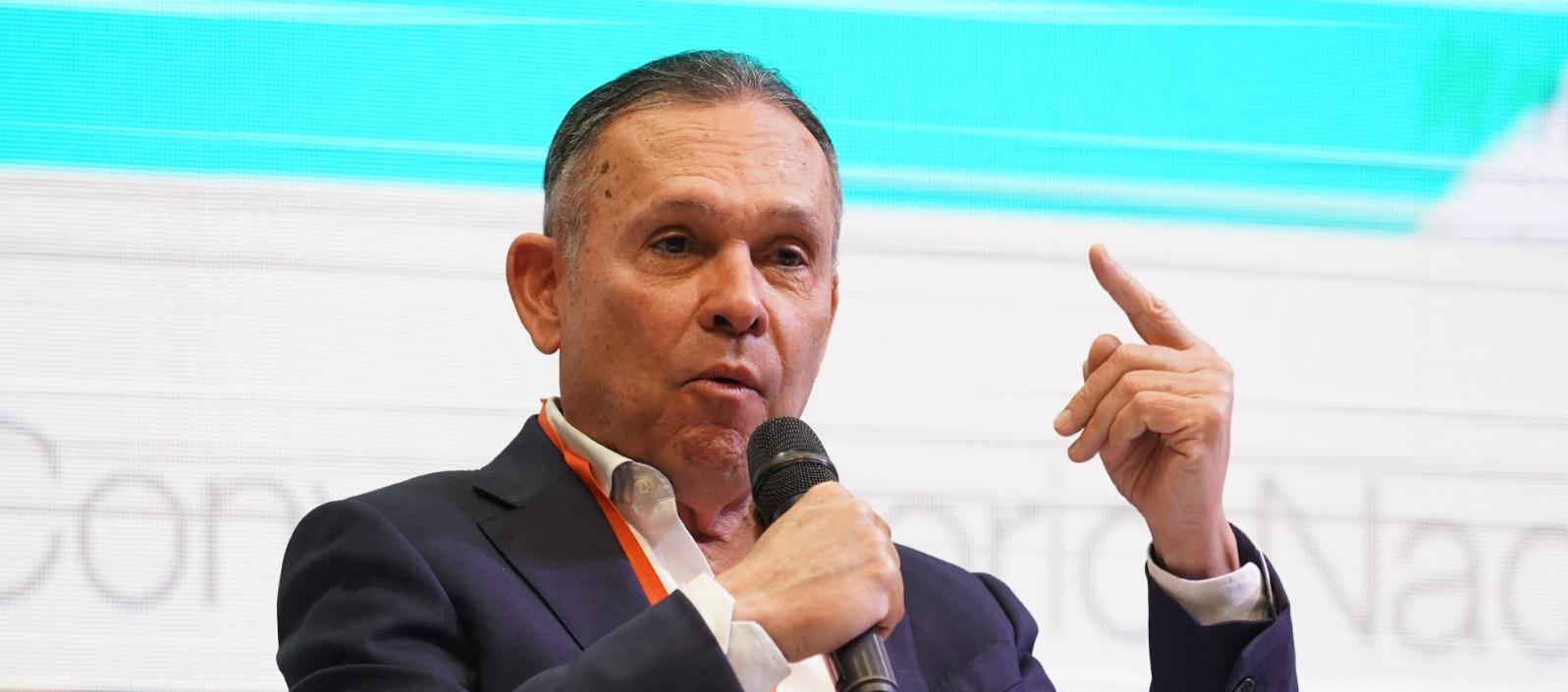 Efraín Cepeda, presidente del Congreso. 