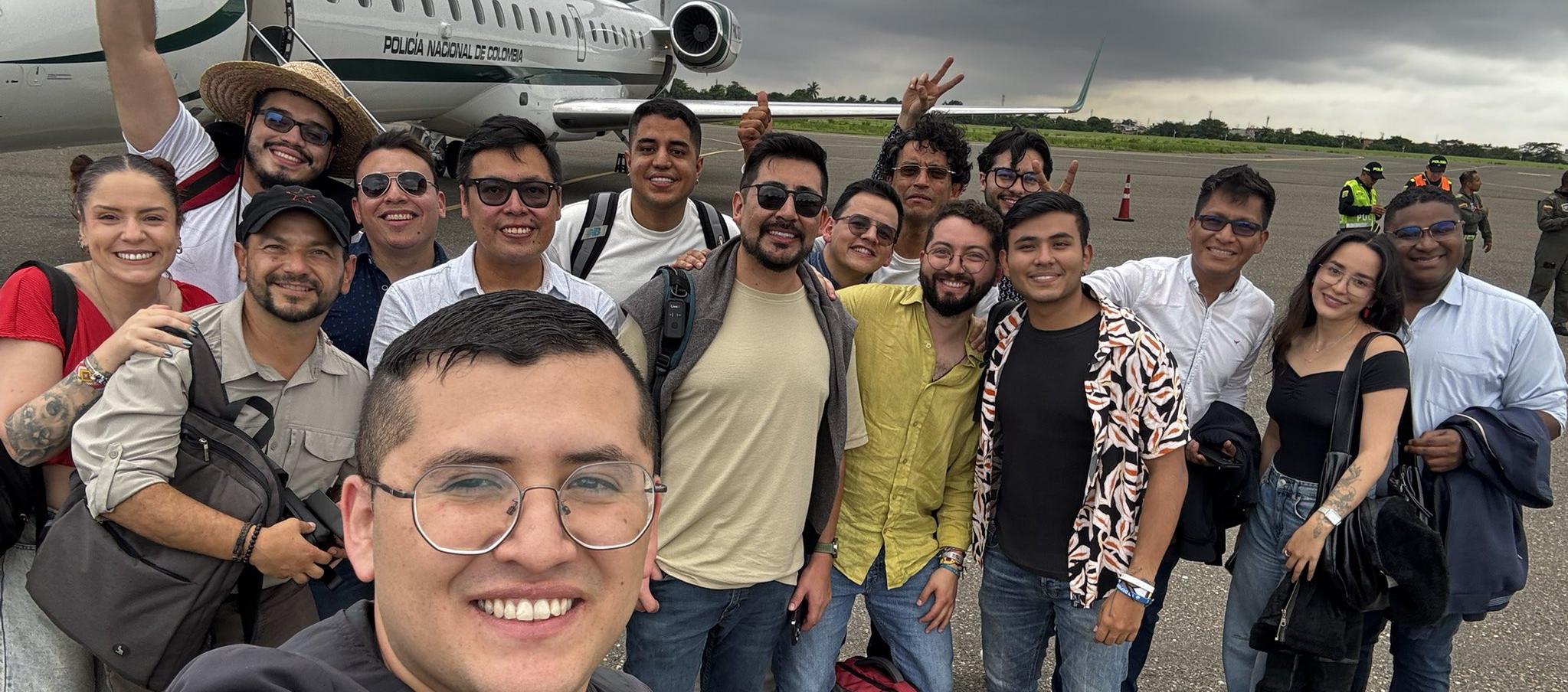 El grupo de seguidores del Gobierno de Petro que habría utilizado la aeronave de la Policía Nacional.