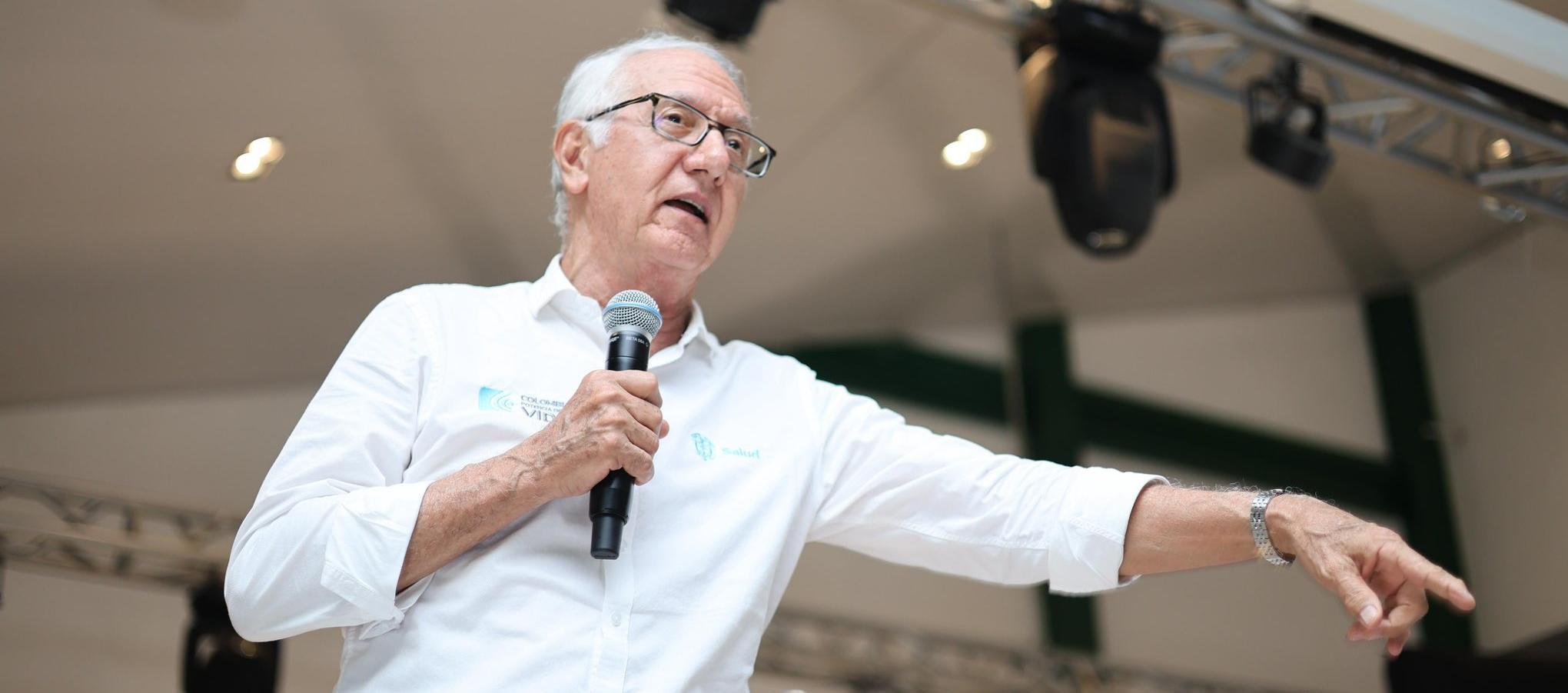 Guillermo Alfonso Jaramillo, Ministro de Salud.