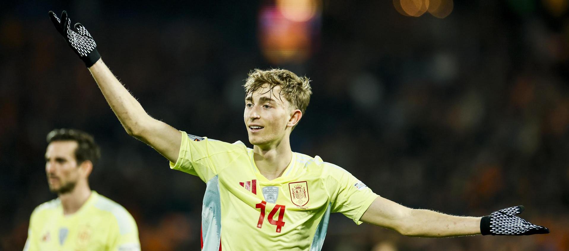 El jugador español Dean Huijsen en una imagen de archivo con la selección.