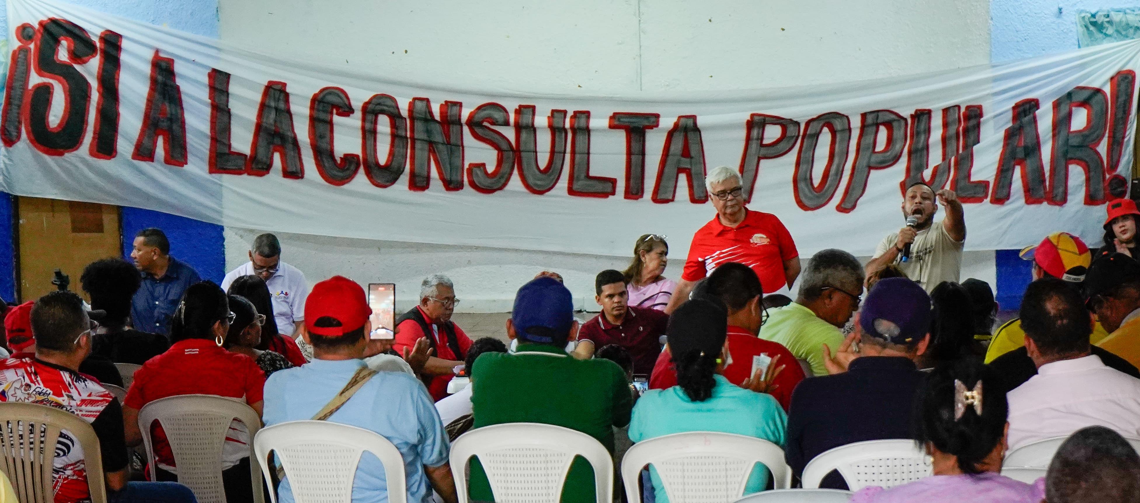 Cabildo popular en la Institución Educativa Distrital Simón Bolívar, en el barrio Cevillar.