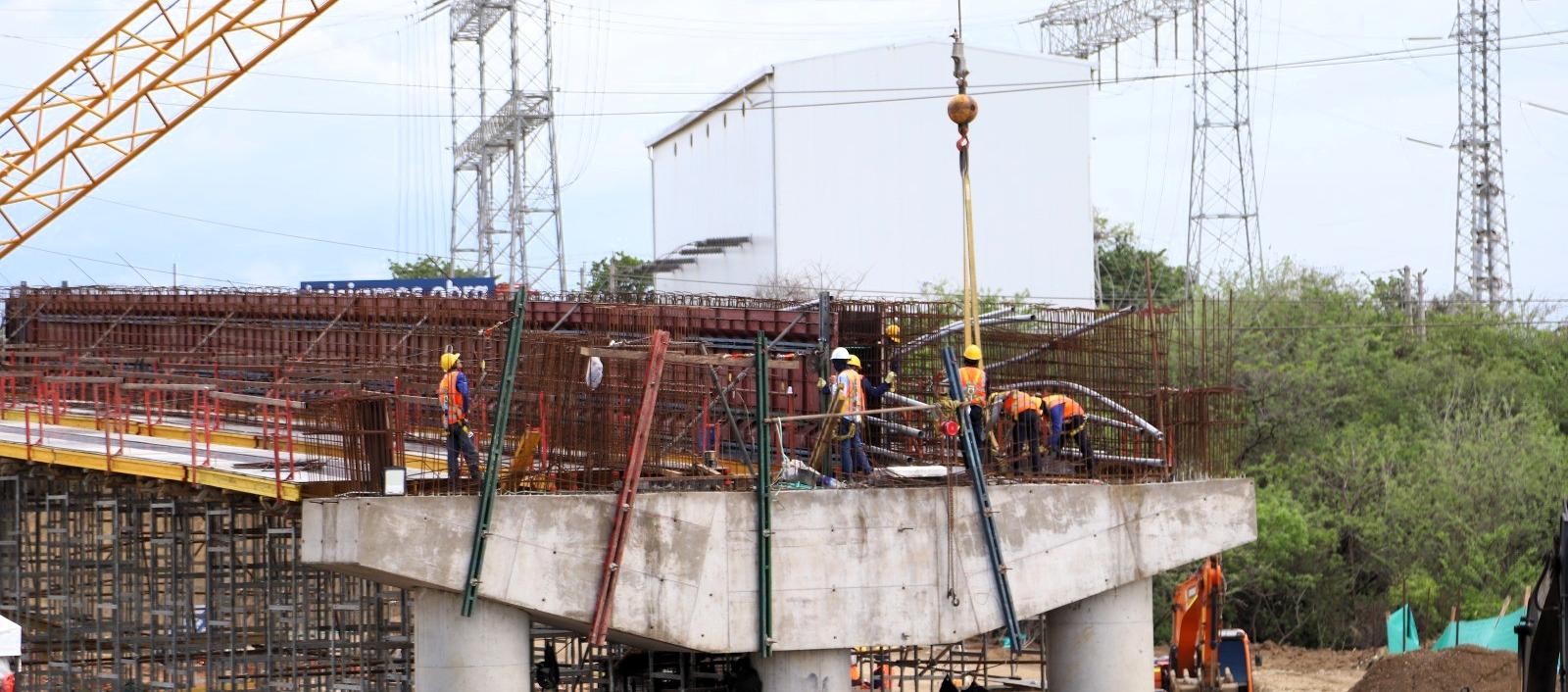 Intercambiador vial de Alameda del Río.