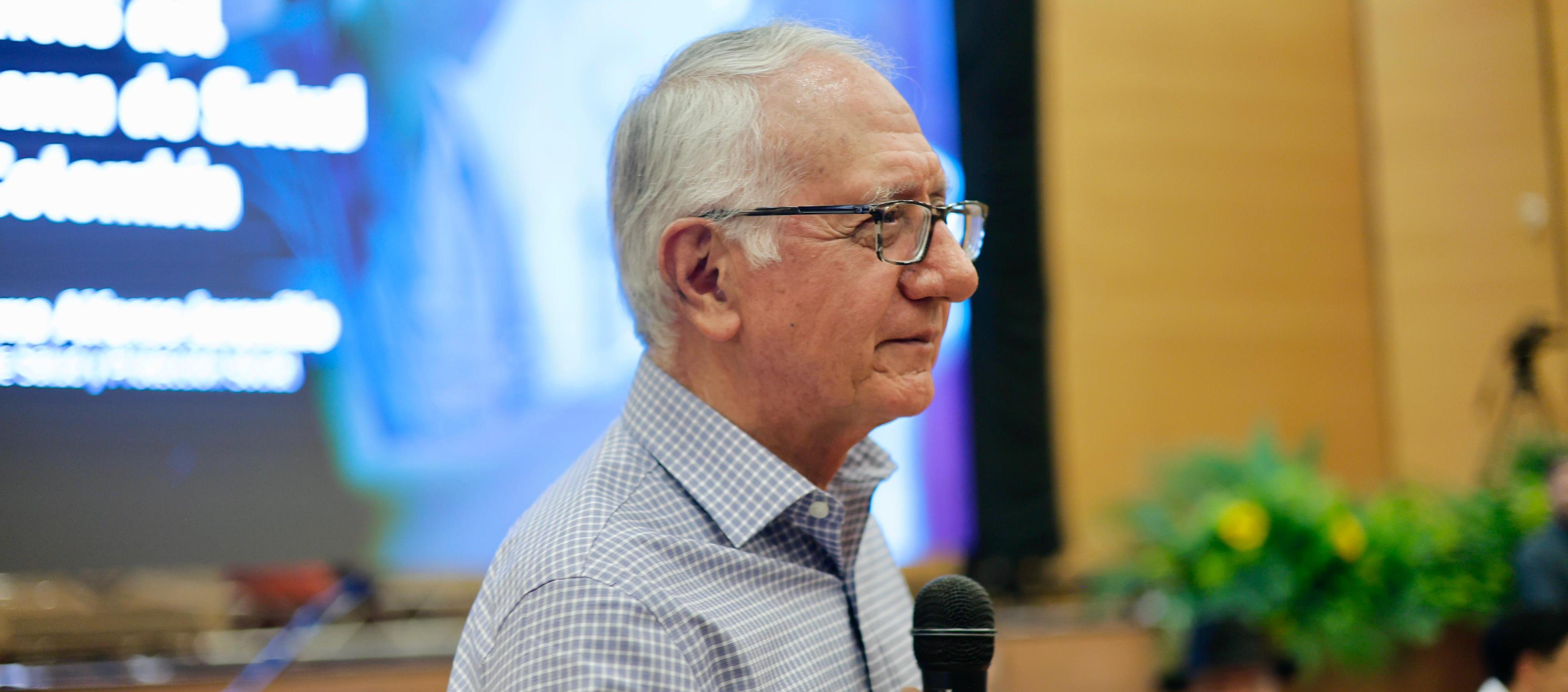 Guillermo Alfonso Jaramillo, Ministro de Salud.