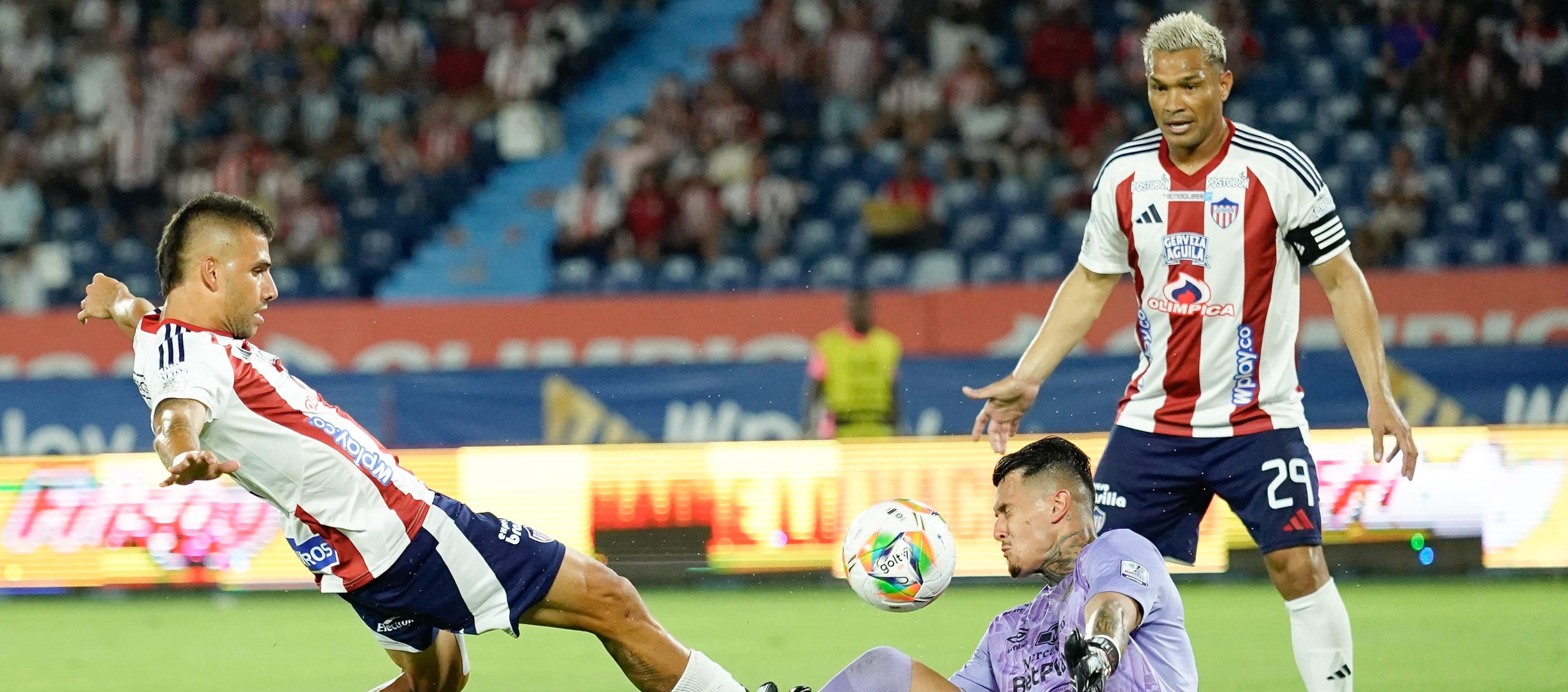 'Titi' Rodríguez tuvo en sus pies el triunfo de Junior, pero dilapidó su opción.