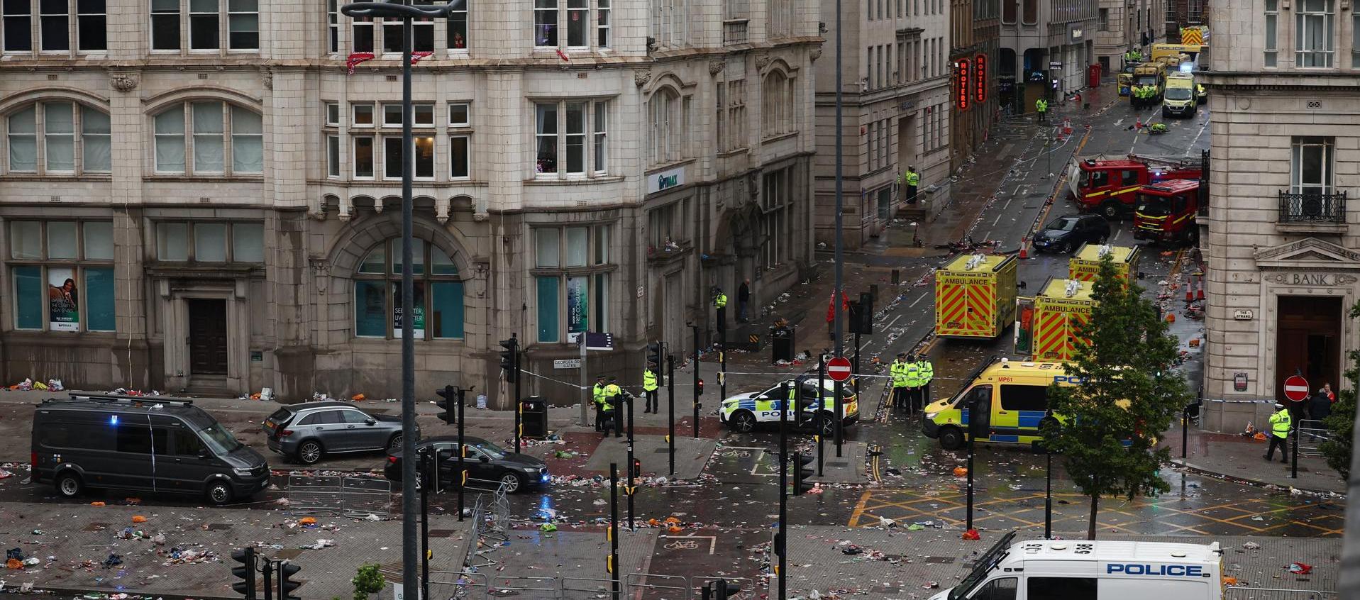 Lugar donde el vehículo colisionó con los seguidores del Liverpool.